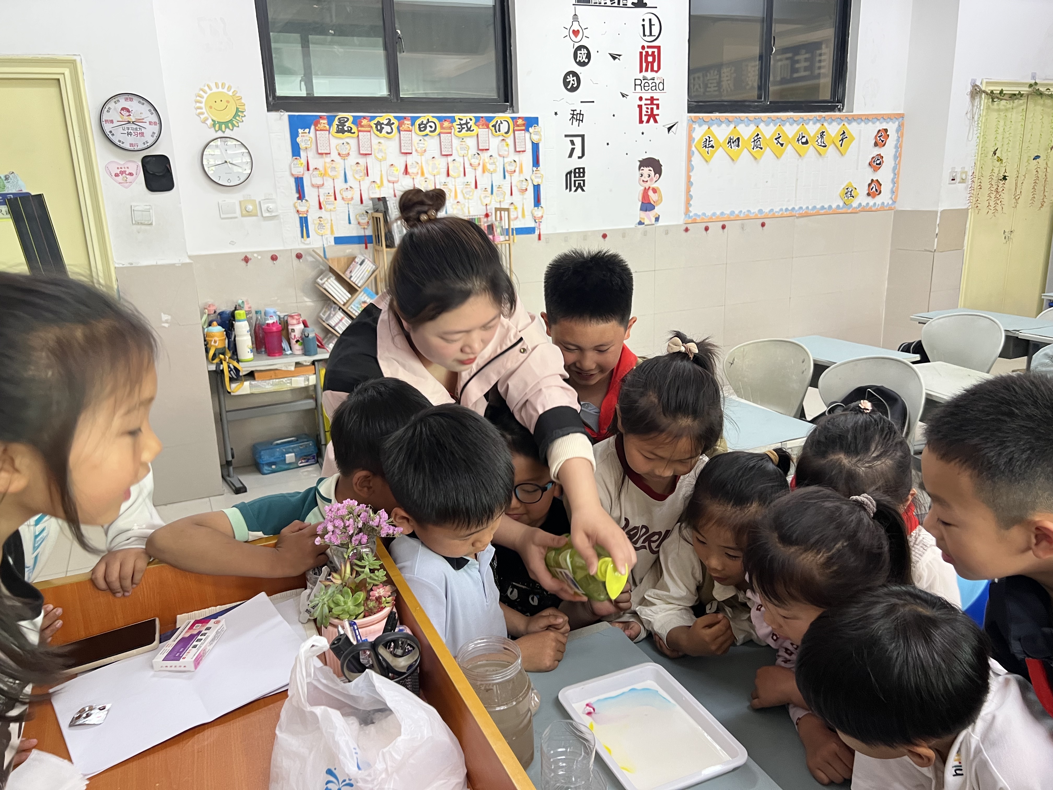 世界读书日，书香溢校园