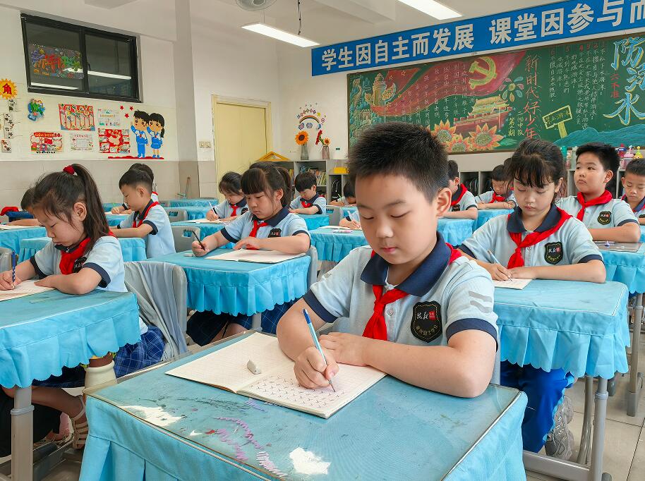 特色课程——硬笔书法
